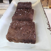 Load image into Gallery viewer, Dark Chocolate Caramel Sea Salt Brownie
